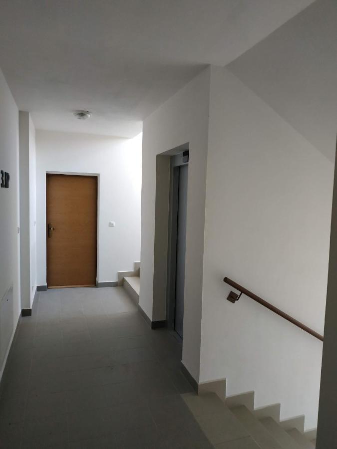 Apartmán One To One Štúrovo Kültér fotó
