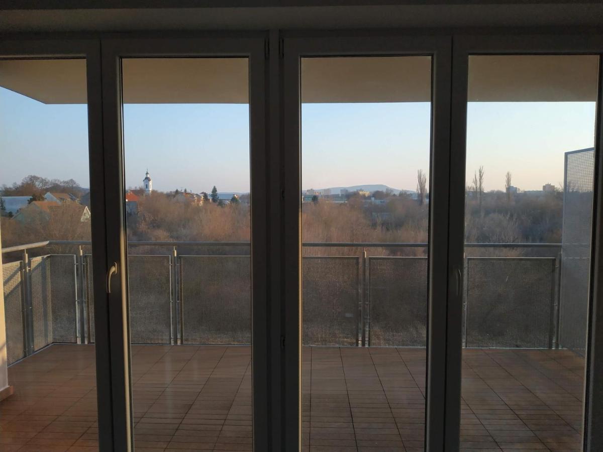 Apartmán One To One Štúrovo Kültér fotó