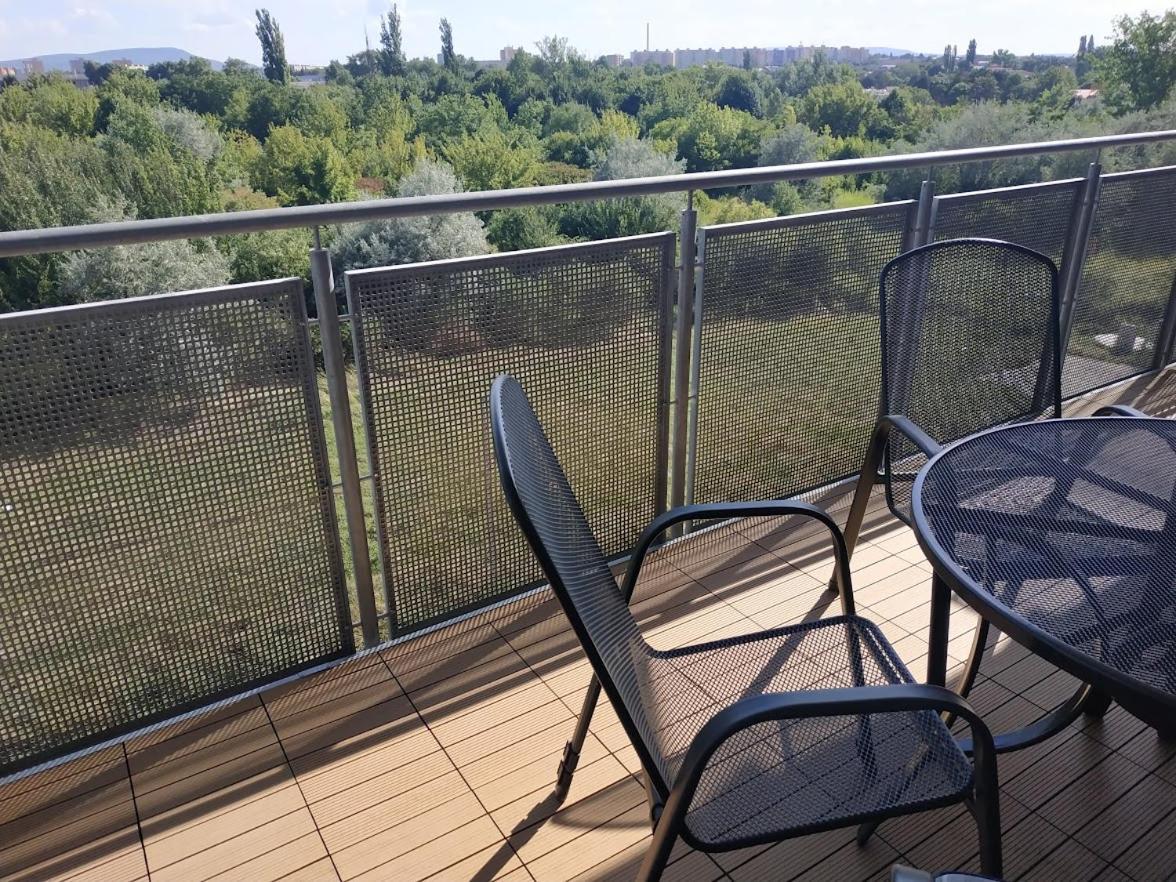 Apartmán One To One Štúrovo Kültér fotó